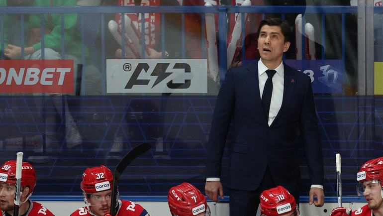    Главный тренер «Локомотива» Игорь Никитин.Александр Федоров