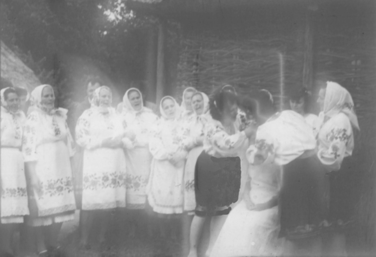 Личное фото. Уникально. Рига, 1985 год. Сделано из-под полы, украдкой. Восстановлено из сильно поврежденного негатива год назад вручную. Зенит-ТТЛ/Индустар-50/Свема..