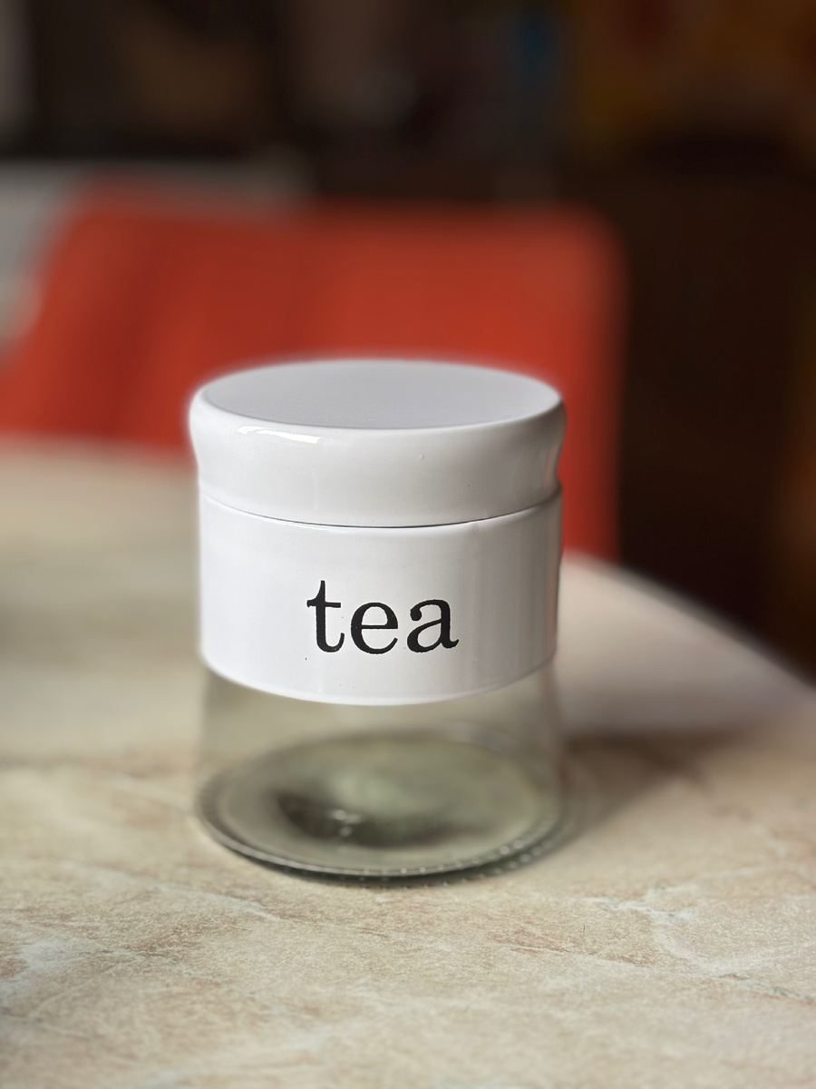 красивая, но пустая банка