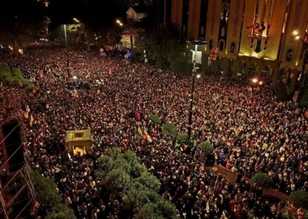    Акция протеста против результатов парламентских выборов в Тбилиси завершилась. Оппозиция создаёт конституционный кризис