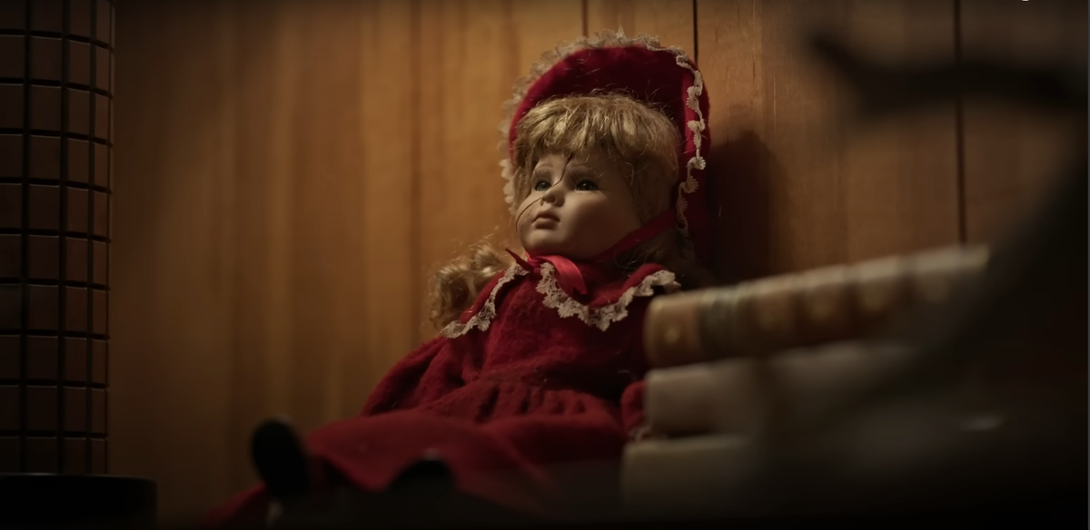 Всегда пугают куклы, всегда жуткие в фильмах.