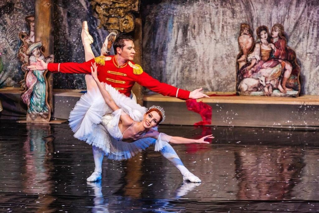 сцена из балета «Щелкунчик» (фото: ballet-imperial.ru)