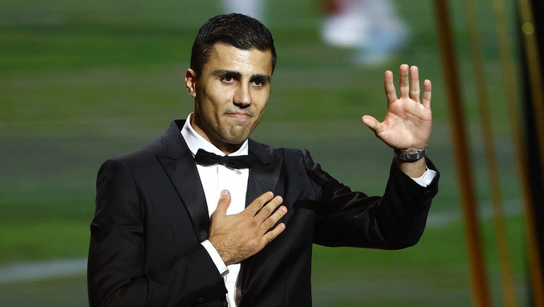    Полузащитник «Манчестер Сити» Родри на церемонии вручения «Золотого мяча». Reuters