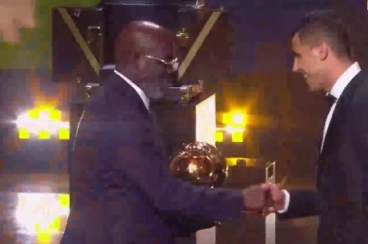    Полузащитник сборной Италии по футболу Родри получил «Золотой мяч»