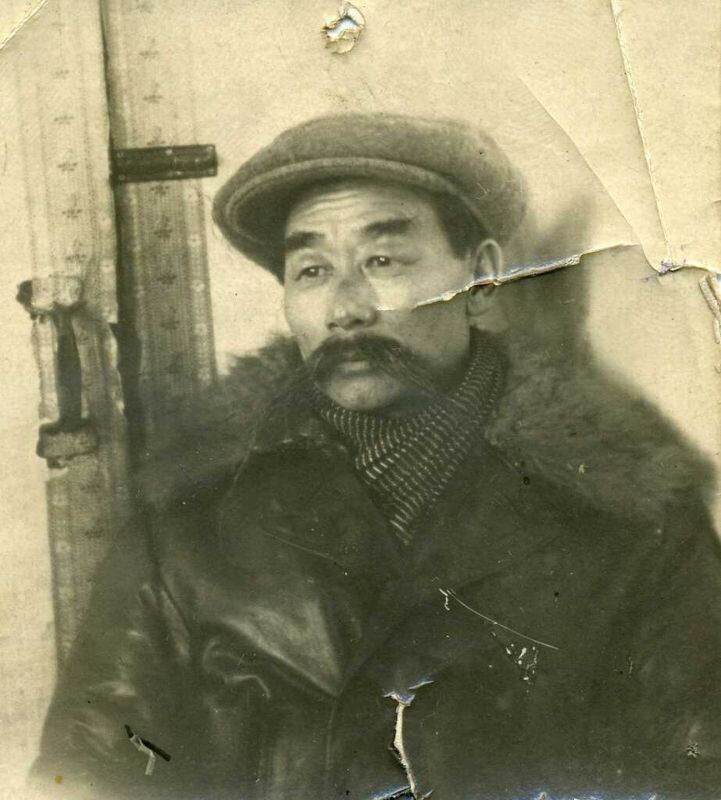    Фотопортрет. Ван Ин-Зун Николай в кожаной куртке с меховым воротником. Хабаровск. 1936 – 1937 годы.