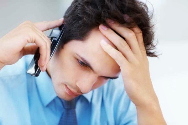 Лучше не отвечайте совсем на подобные звонки. 