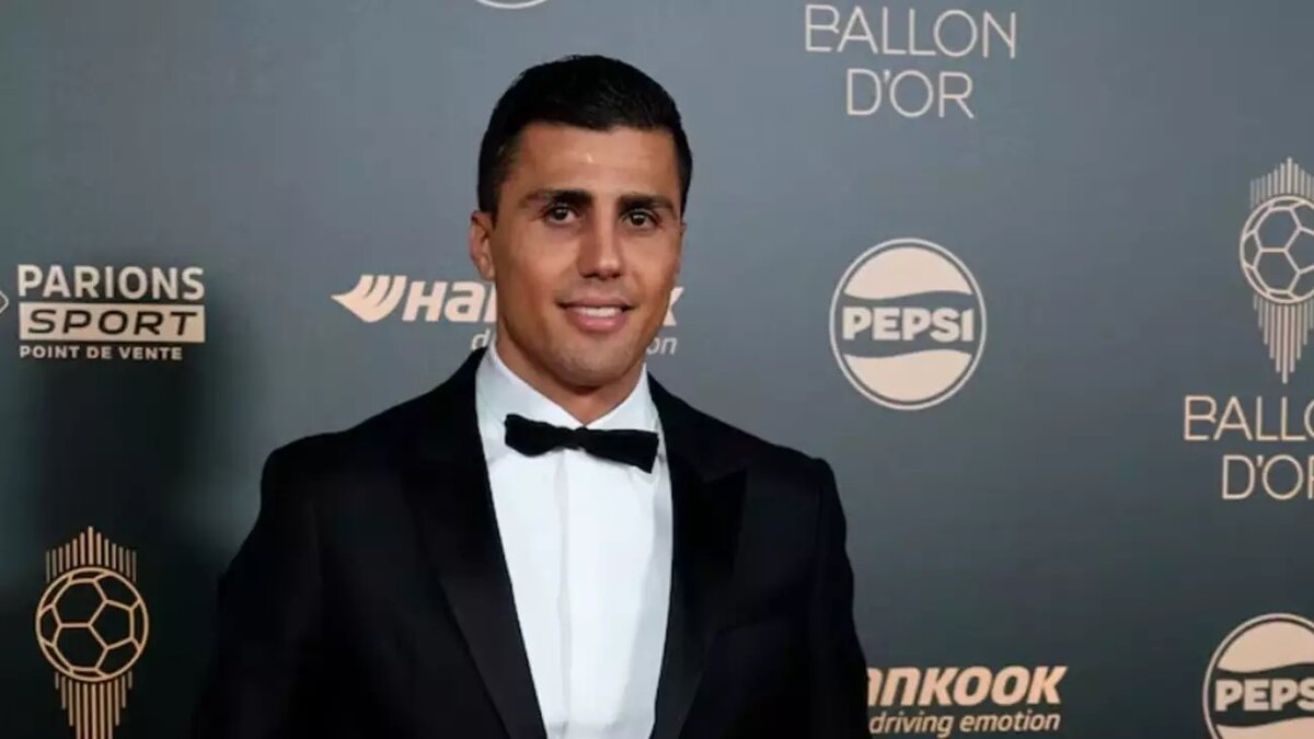 По словам Родри, «это награда для испанского футбола». Фото: NurPhoto via Getty Images. en.as.com
