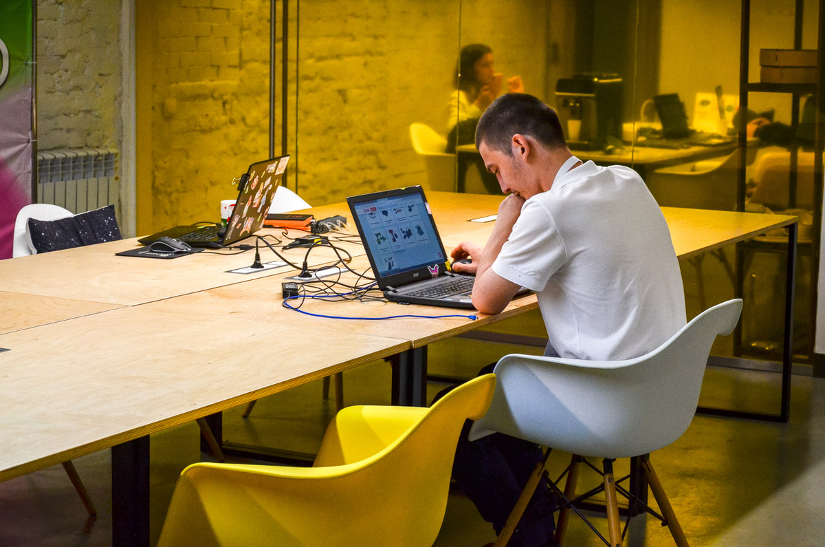 В Югре размер зарплатных предложений на рынке труда вырос на 28 %.  Фото: ФедералПресс / Дмитрий Шевалдин