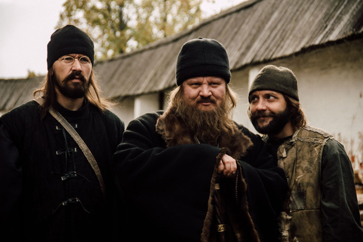 Кадр из кинофильма Монах и бес