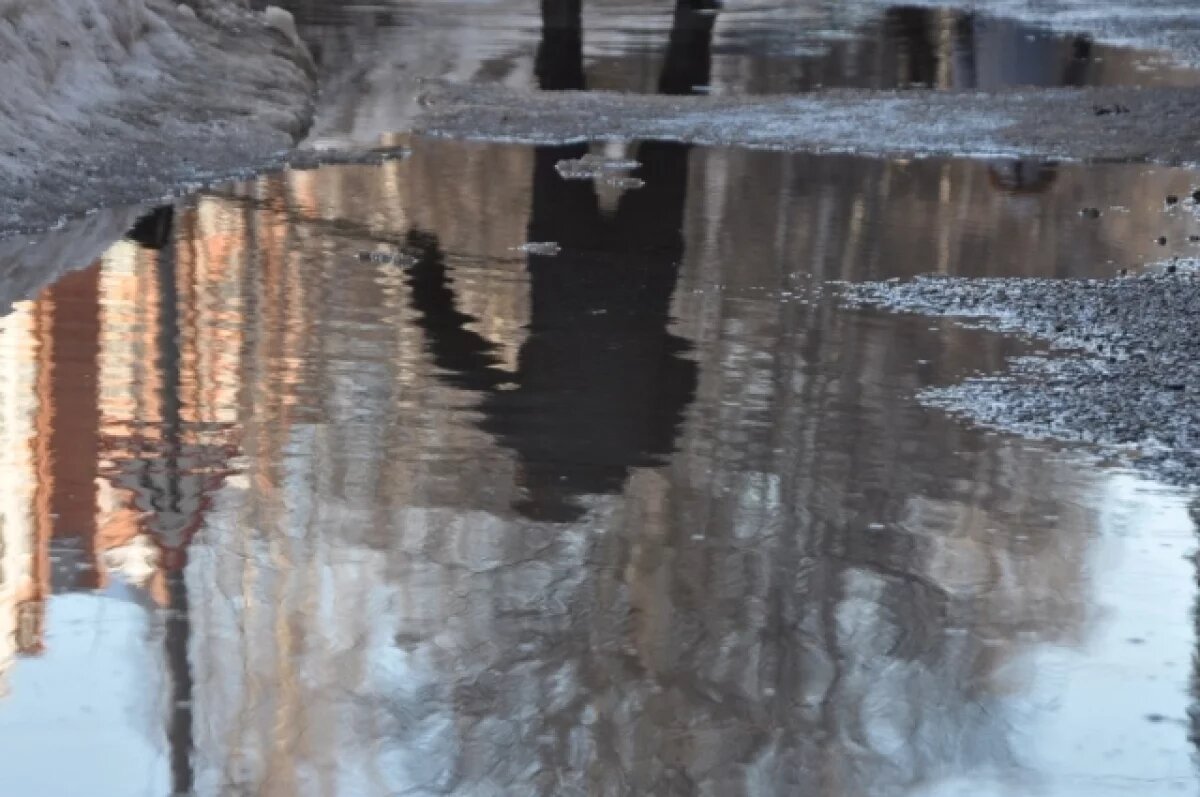    Мэр Омска контролирует уборку снега, находясь в командировке в зоне СВО