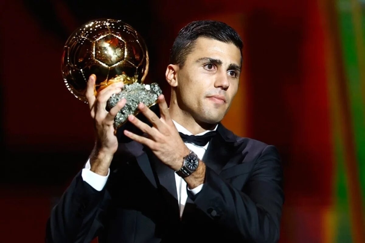    Родри из Испании и «Манчестер Сити» с «Золотым мячом».