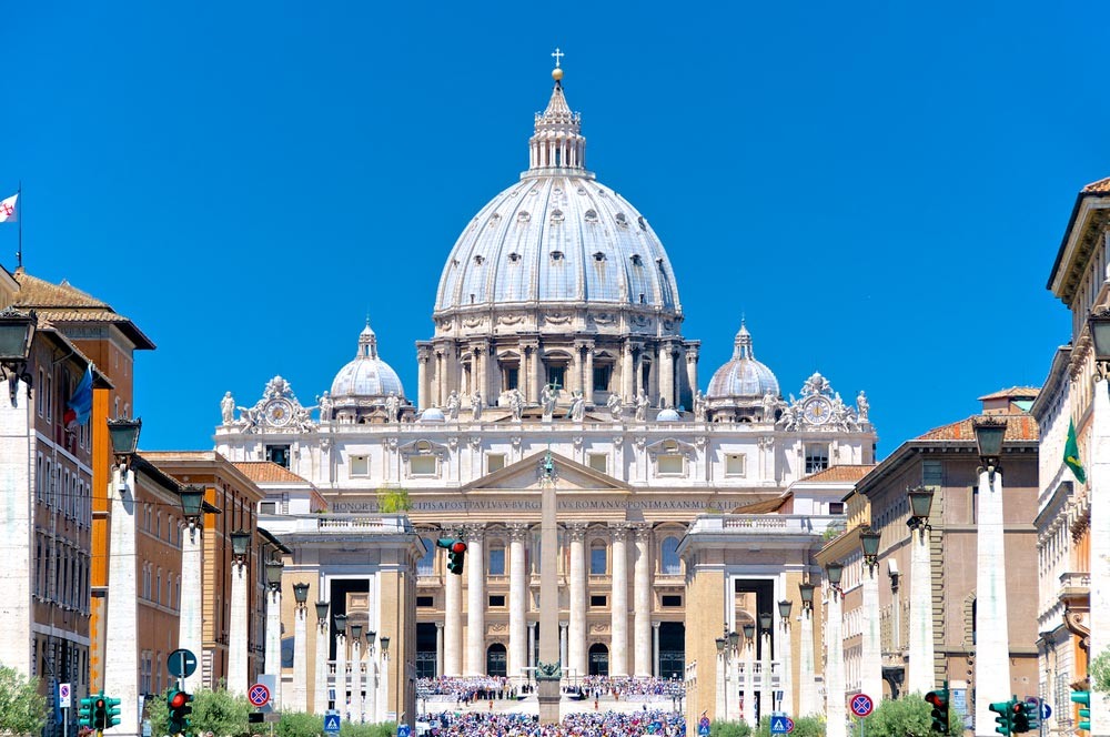 https://www.archeoroma.org/wp-content/uploads/2016/11/en-basilica-of-saint-peter.jpg