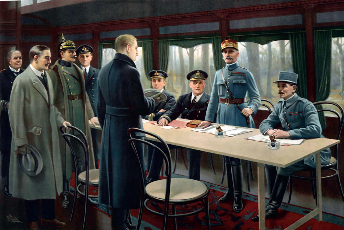 Картинка из свободных источников.  КОМПЬЕНСКИЙ МИР За столом в голубом мундире стоит маршал Фош, напротив — глава немецкой делегации Матиас Эрцбергер