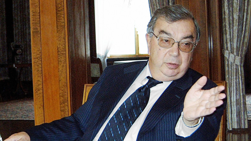     «Это был великий гражданин нашей страны», — заявил президент РФ Владимир Путин на церемонии прощания с Примаковым в 2015-м  Виталий Савельев/РИА Новости