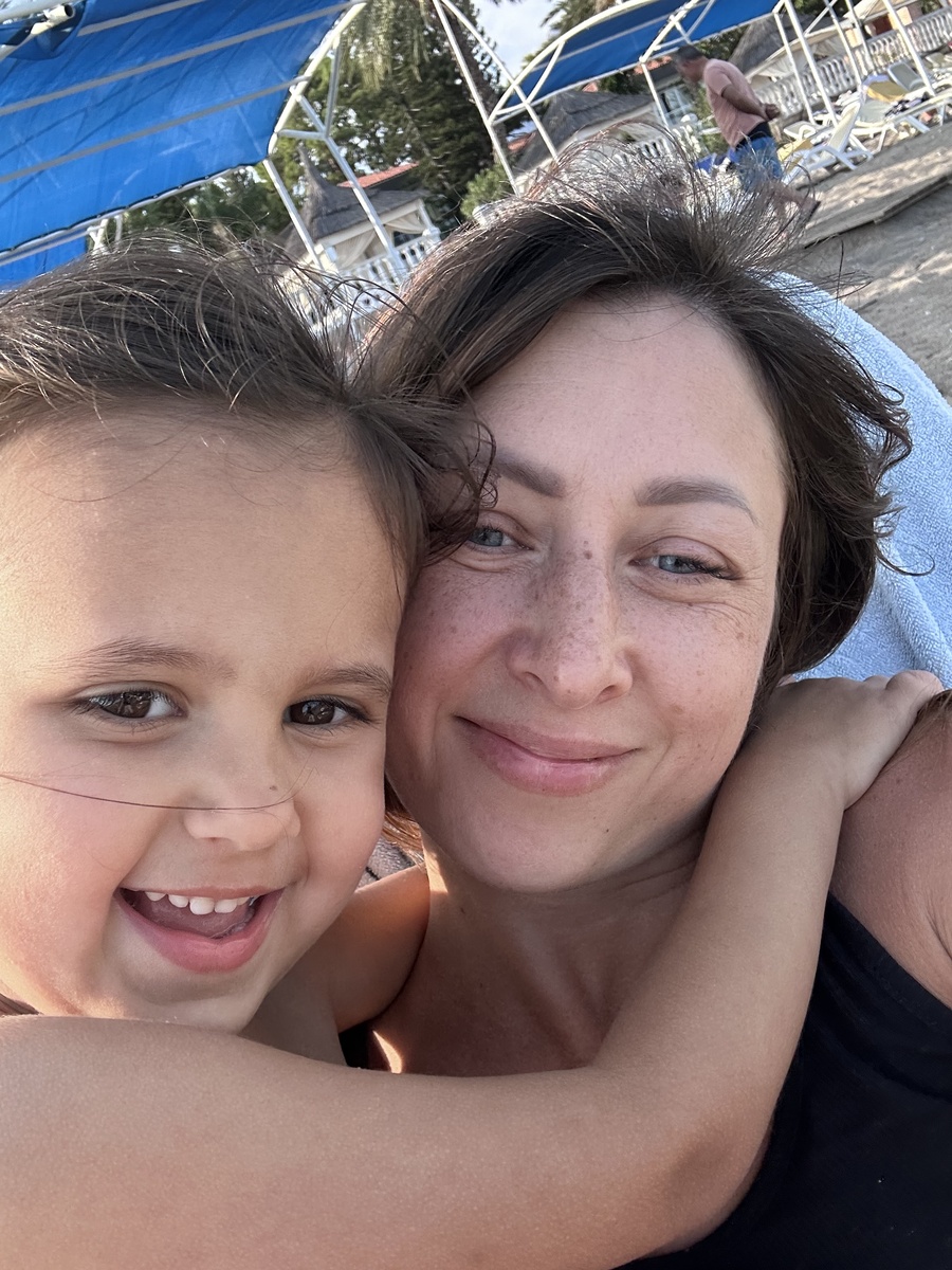 В последние дни в Турции что-то еще оставалось. 