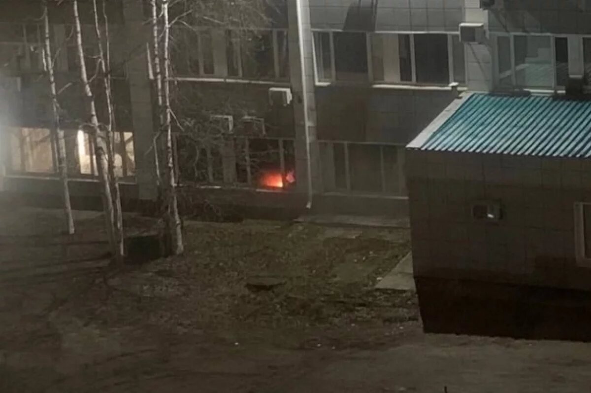    В ХМАО женщину заподозрили в поджоге здания мэрии и полицейских машин