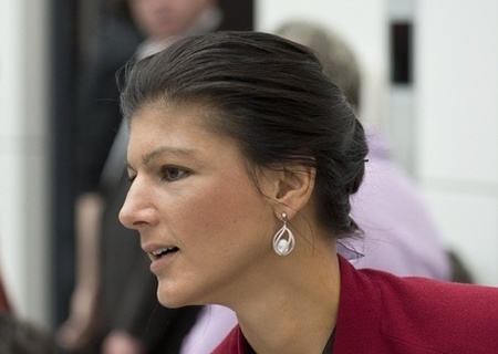    Красная фурия без компромиссов. Сара Вагенкнехт не готова заключать коалиции с прозападными партиями