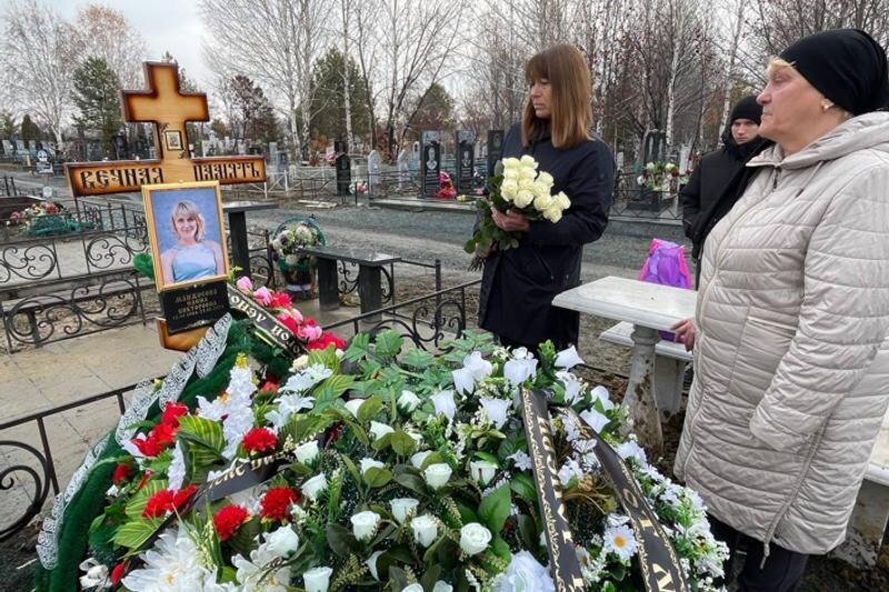    Telegram-канал Натальи Лощининой. На прошлой неделе с членами семьи убитой таксистки встретилась глава Коркино Наталья Лощинина