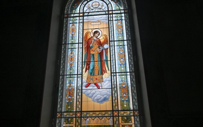    Витражи были утрачены, поэтому их создавали с нуля.Игорь Акимов