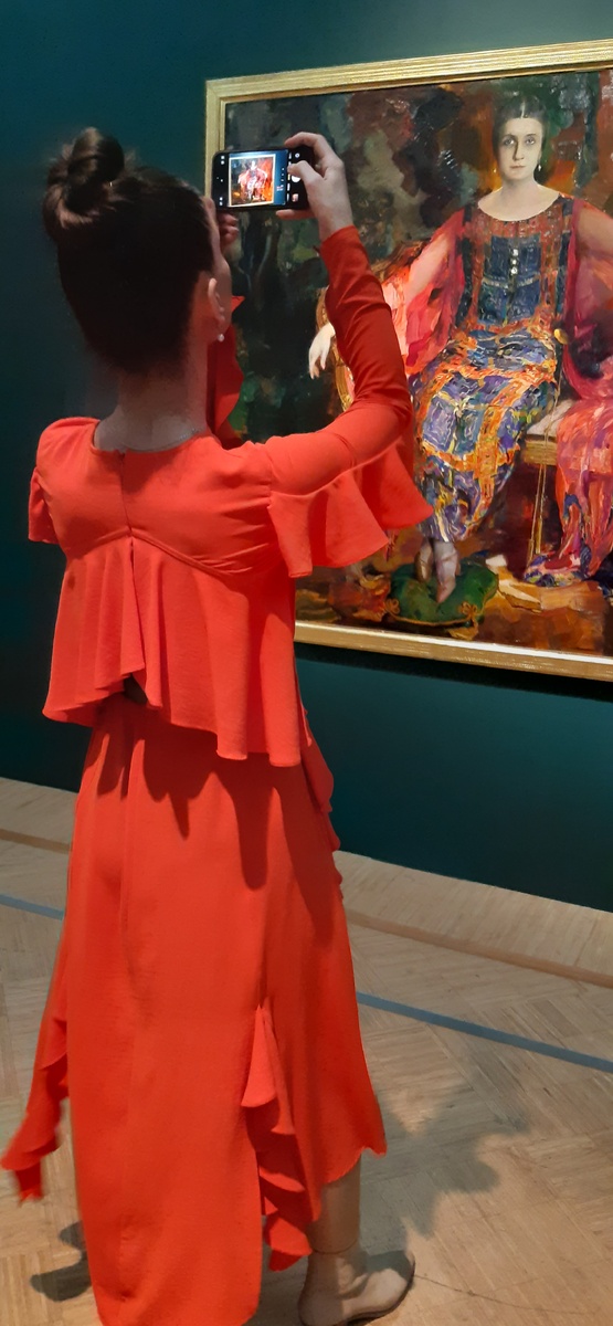 Здесь можно зарядиться позитивом! Адепты красного.