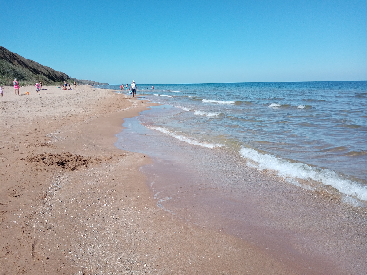 Азовское море в Кучугурах без нашествия медуз.