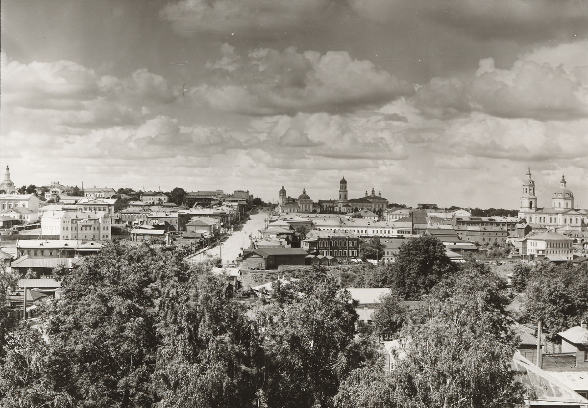 Вид на северную часть города Вятки нач. 20 века. ул. Николаевская.
