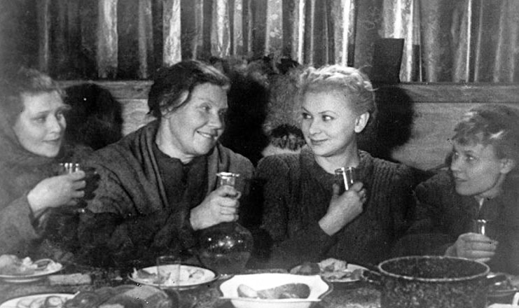 Валентина Серова в фильме «Жди меня», 1943