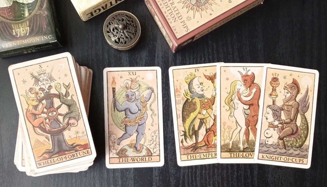 Ответ смотрим на колоде "Таро триумфальной Луны"