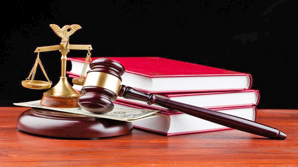 Суд взыскал с жены в пользу мужа половину заработанной премии