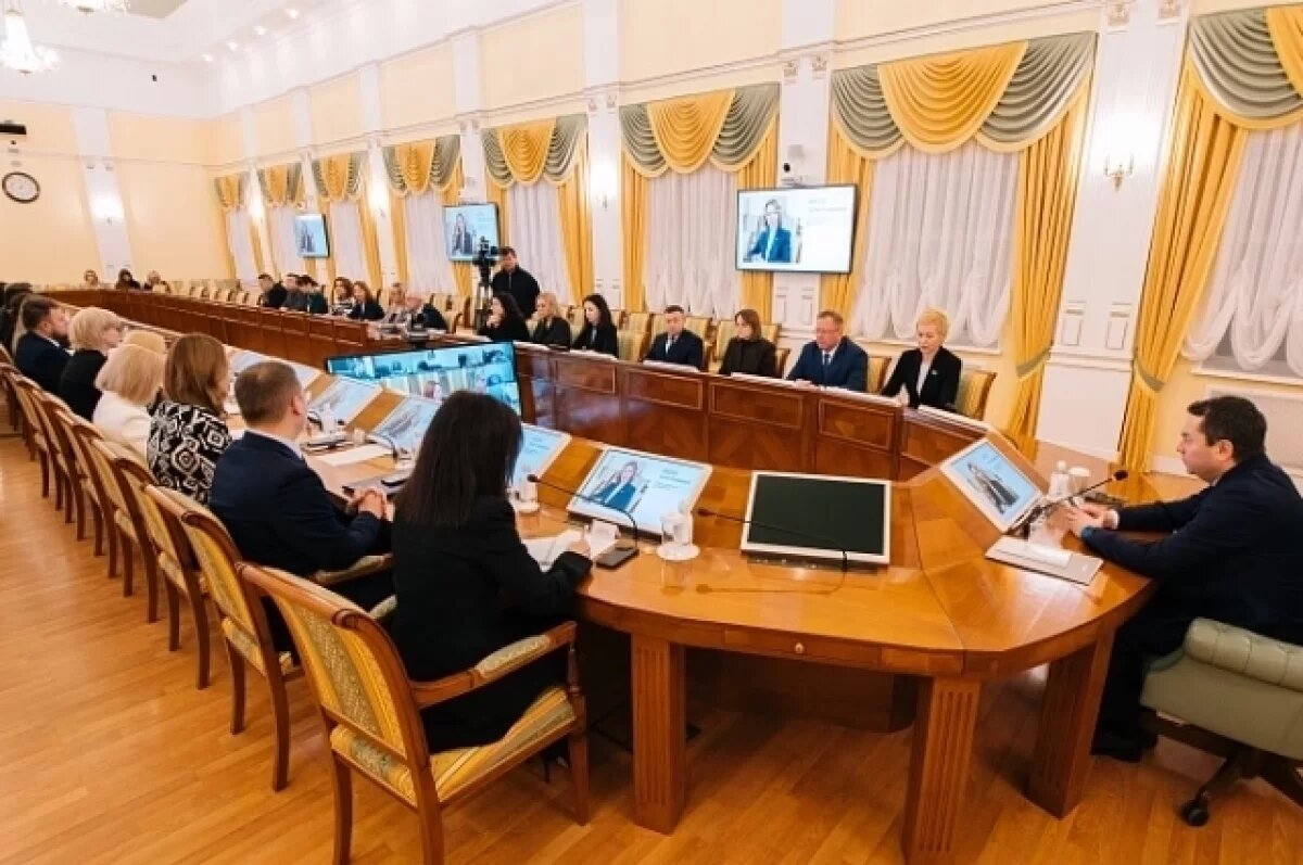    Средний возраст чиновников обновлённой команды — 40 лет.