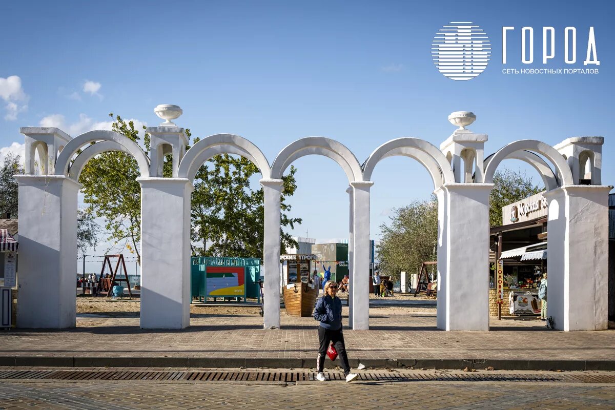 Два комплекса появятся слева от входа на Центральный пляж Анапы. 