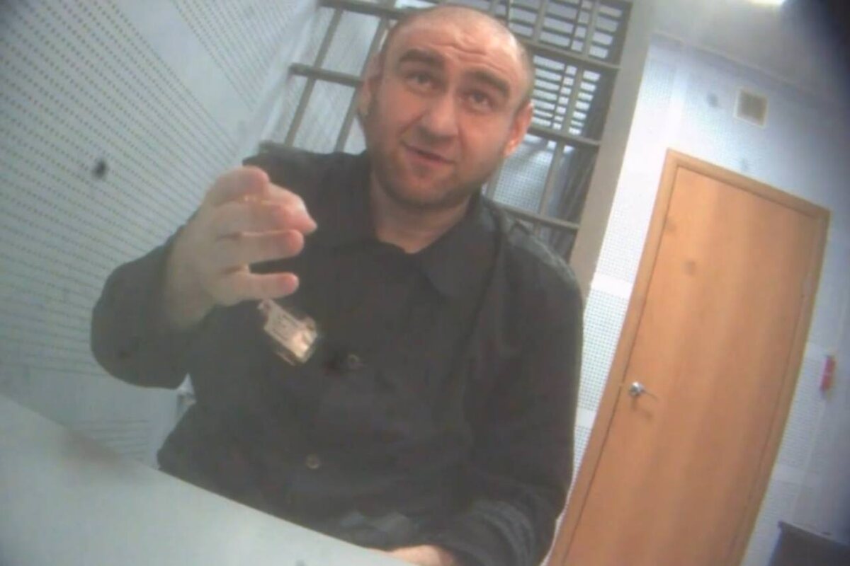    Экс-сенатор Арашуков попросил перевести его из «Черного дельфина» в другую колонию из-за пыток