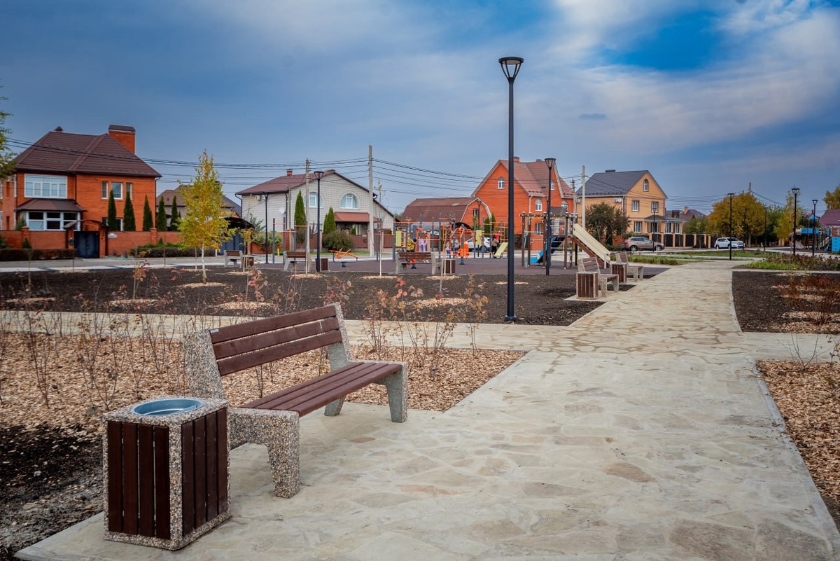    В Курске завершилось благоустройство сквера «Поэтический»