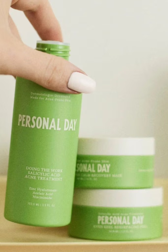    Лили Рейнхарт запустила линию средств по уходу за кожей (фото 2)