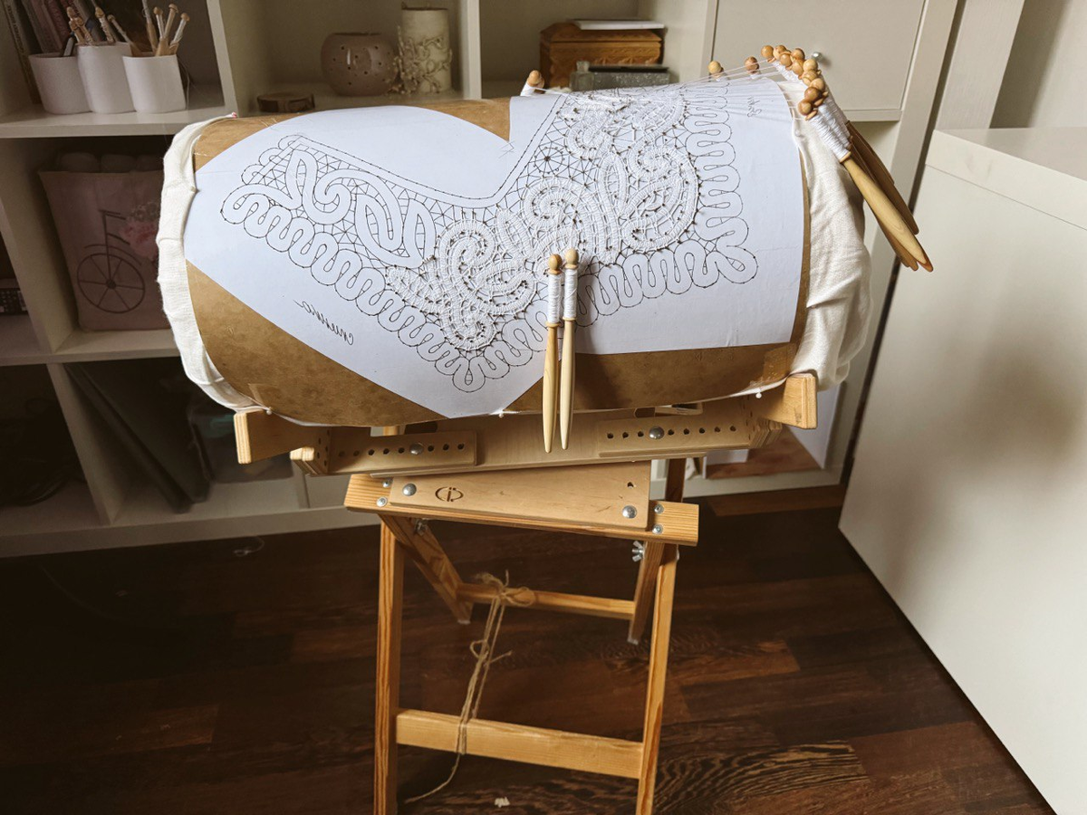 Поворотная подставка для кружевоплетения. 