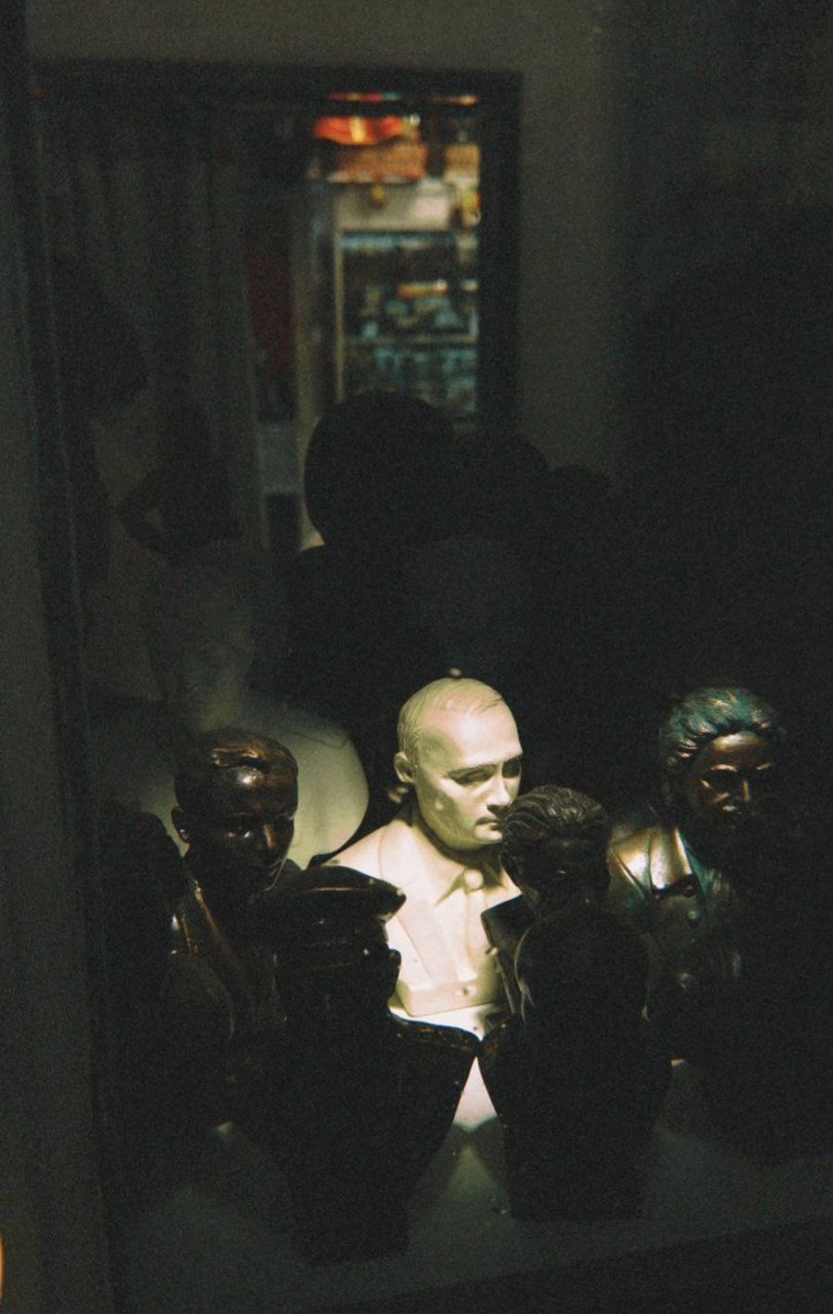 Время выйти из тени