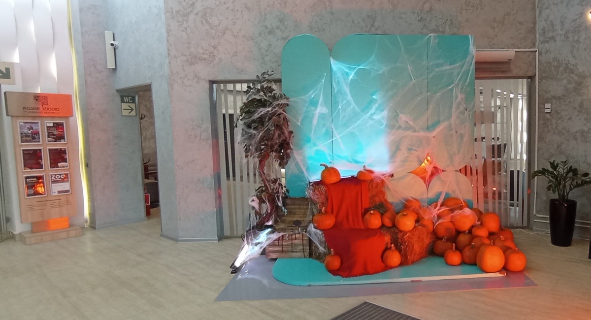 Фотозона на рецепции. Дань моде))) ЗДЕСЬ и далее фото автора и(или) из личного архива автора, если не указано иначе.