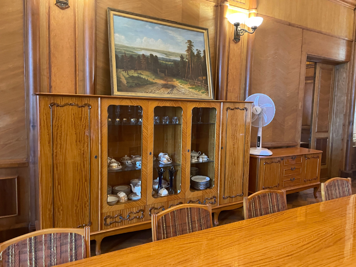 Картина подаренная Брежневым Сталину