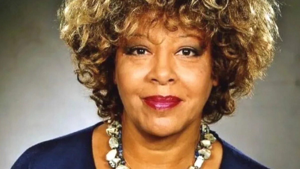 Мама - Людмила Солоденко, являлась довольно известной фигурой в советском кино.