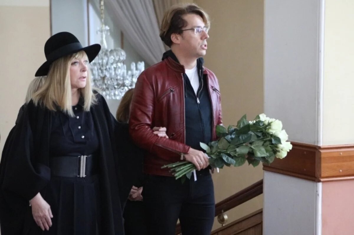    Олигархи Рублевки заявили aif.ru, почему Пугачева боится Галкина