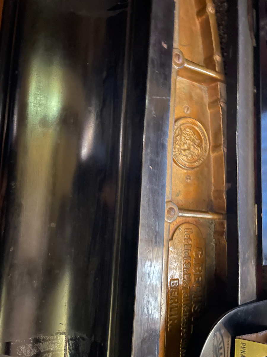 Пианино на даче Сталина прямиком из Берлина с авторским клеймом