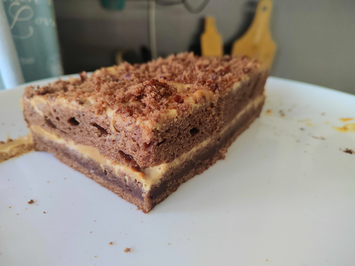 Был целый, это фото после завтрака! Что осталось.