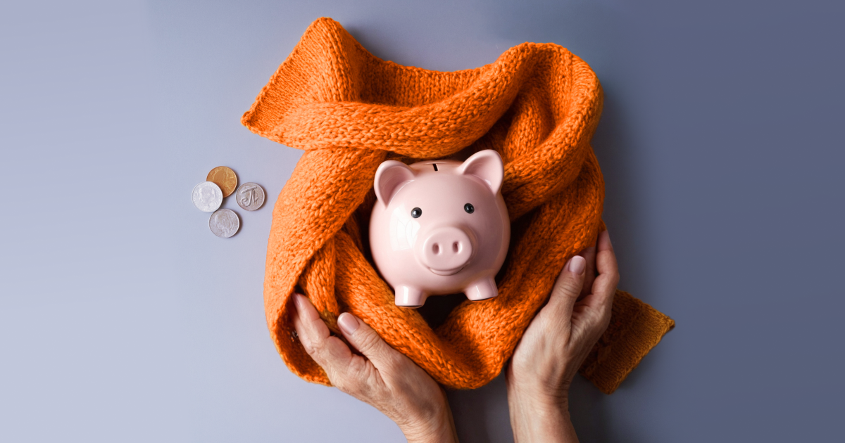 Жертвой аферистов может стать любой человек. Но есть категории, которым надо быть особенно внимательными. В частности, пенсионеры, люди старшего возраста, порой теряют бдительность и становятся слишком доверчивыми. Рассказываем о самых распространенных схемах мошенничества в отношении пожилых.