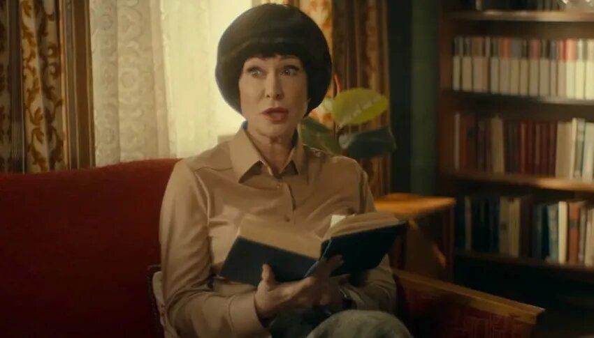 Нонна Гришаева. Кадр из фильма "Про мою маму и про меня", 2024, реж. Дмитрий Губарев