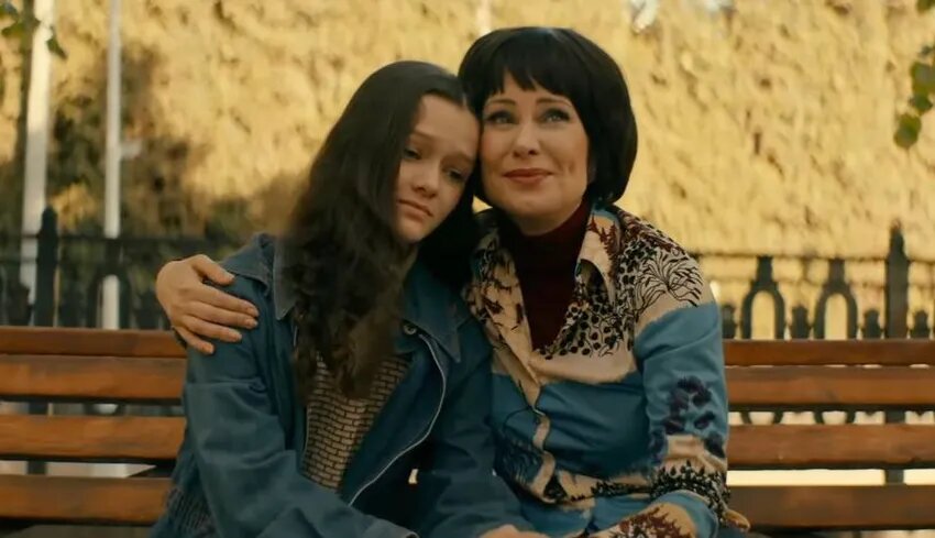 Нонна Гришаева и Екатерина Гонтаренко сыграли в картине главные роли. Кадр из фильма "Про мою маму и про меня", 2024, реж. Дмитрий Губарев