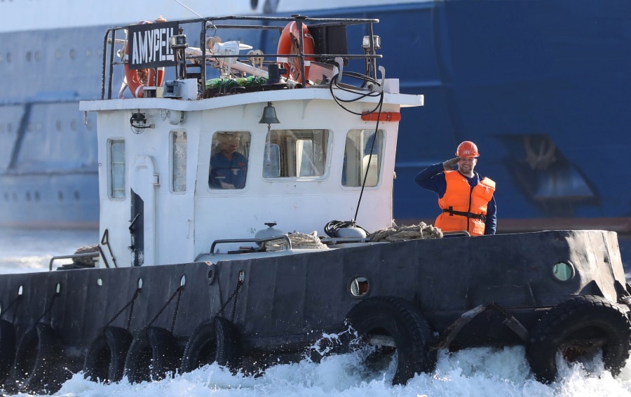 Корабелы Севмаша: экипаж рейдового буксира "Амурец"