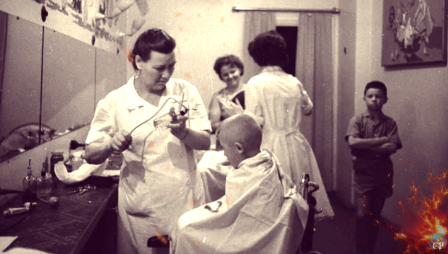 Типичная советская парикмахерская