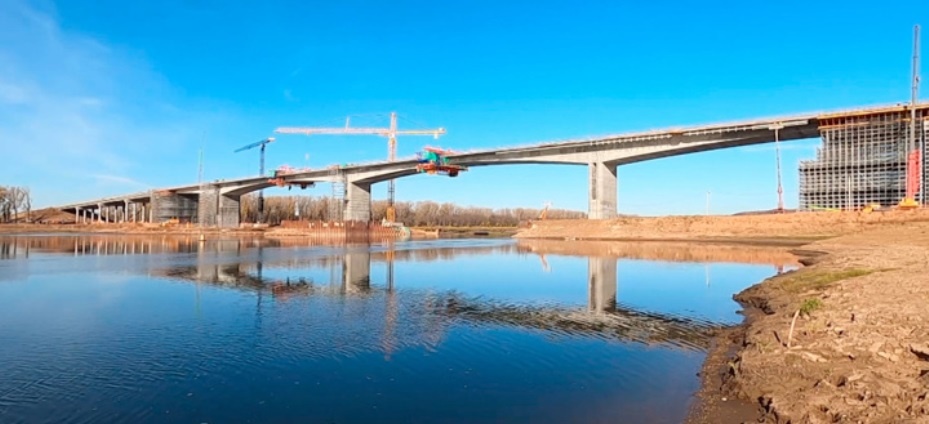 ПРОЛЕТНЫЕ СТРОЕНИЯ МОСТА ЧЕРЕЗ РЕКУ БЕЛУЮ НА ТРАССЕ М-12 ЗАВЕРШЕНЫ НА 95%