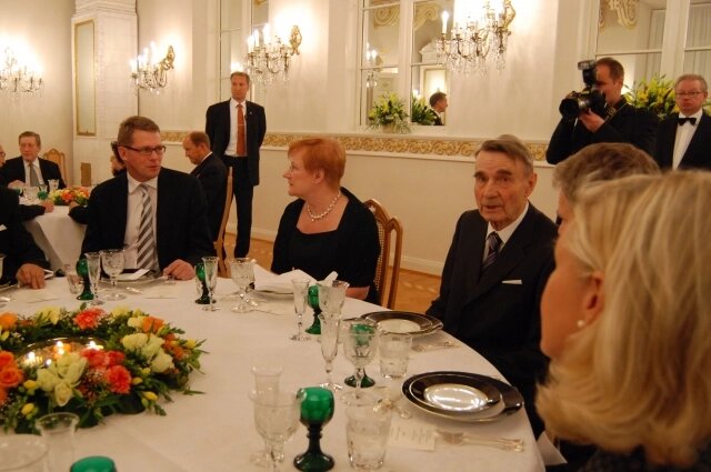    Президент Финляндии Тарья Халонен - в центре (фото того времени, когда автор работал в президентском пуле). Фото: Из личного архивa/ Кости Хейсканен