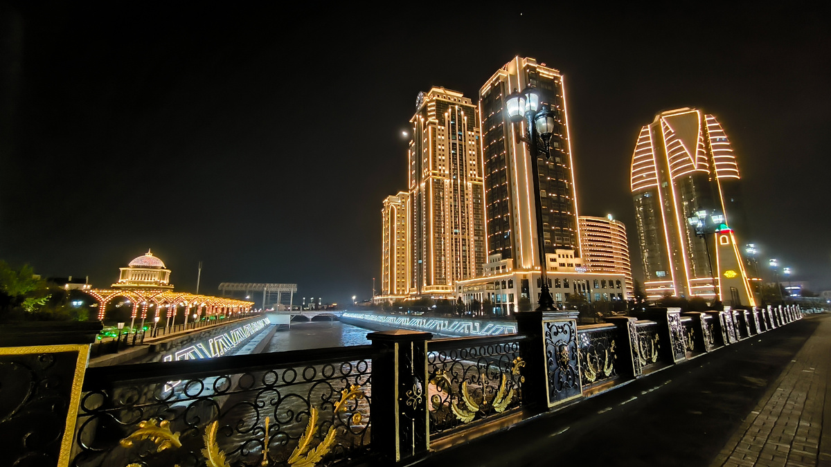 Мост через реку Сунжа в Грозном 